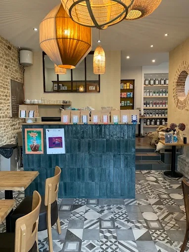 Comptoir du coffee bar et espace boutique du Zèbre qui Fume à Alençon